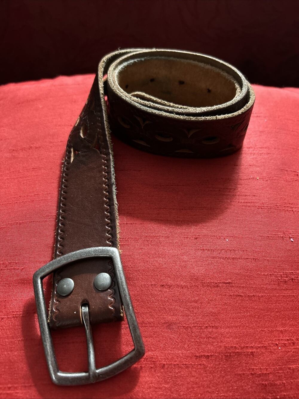 Lucky Brand Brown Leather Belt W. Sz S 39"L & 1 3/4 Wide, Square Buckle Preowned